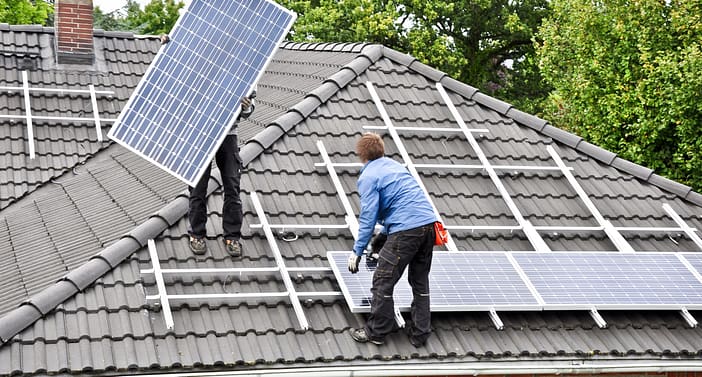 Aufdachmontage Solaranlage Aufdachmontage einer Solaranlage